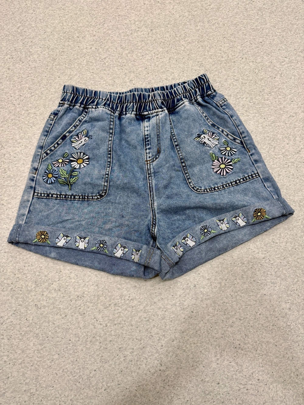 Hot Topic Light Blue Denim Daisy Embroidered Shorts